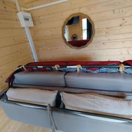 Tiny House Toute Equipee Avec Jardin Saint-Florent-sur-Cher Exterior foto