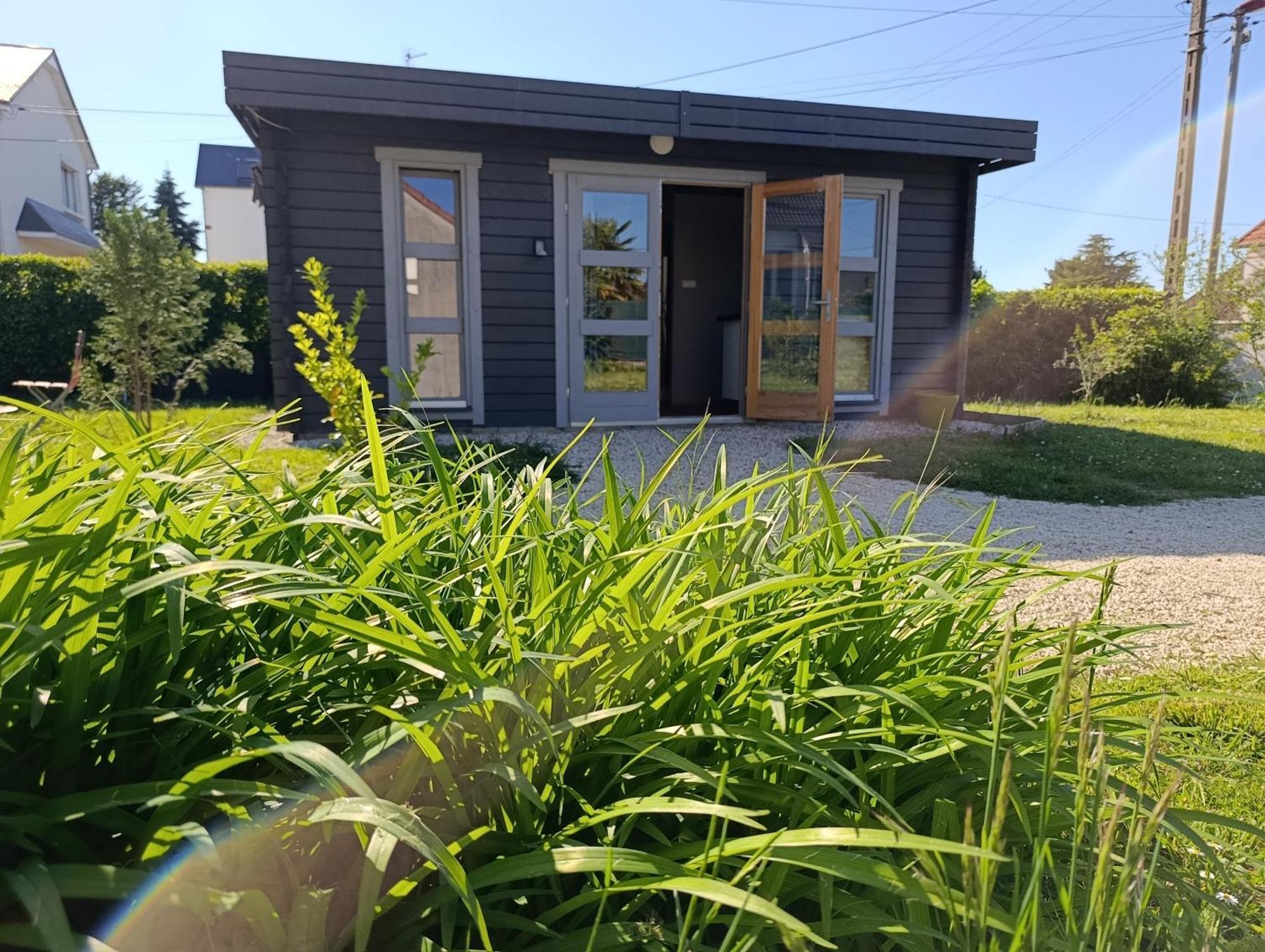 Tiny House Toute Equipee Avec Jardin Saint-Florent-sur-Cher Exterior foto